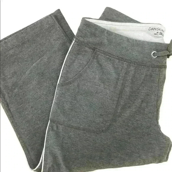 Danskin Capri Pants - Picture 1 of 1